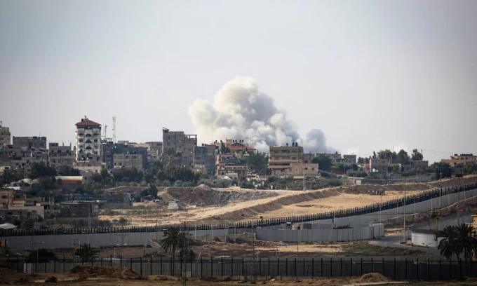 Israel đẩy mạnh tấn công khắp Dải Gaza